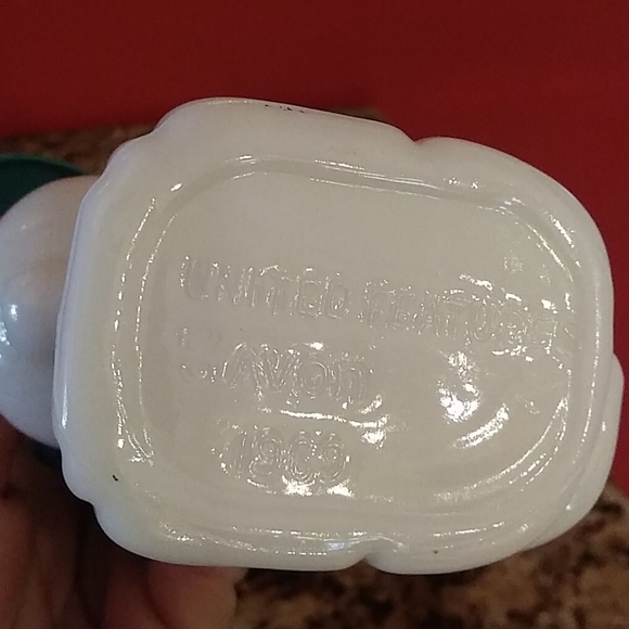 1104 Vintage Avon Milk Glass Snoopy Empty Decanter - Picture 7 of 7